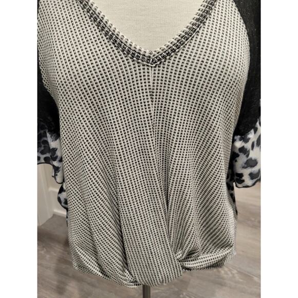 Chrysanthemum Boutique Boho Top Womens Small Grey Black Leopard Animal Print - Picture 2 of 13